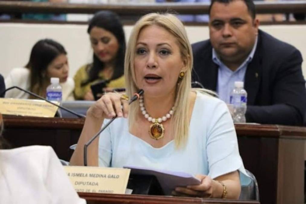 Sara Ismela Medina Galo, diputada del Congreso. 'Obstruyó las investigaciones sobre<br/>corrupción en su papel de Secretaria del Congreso'.