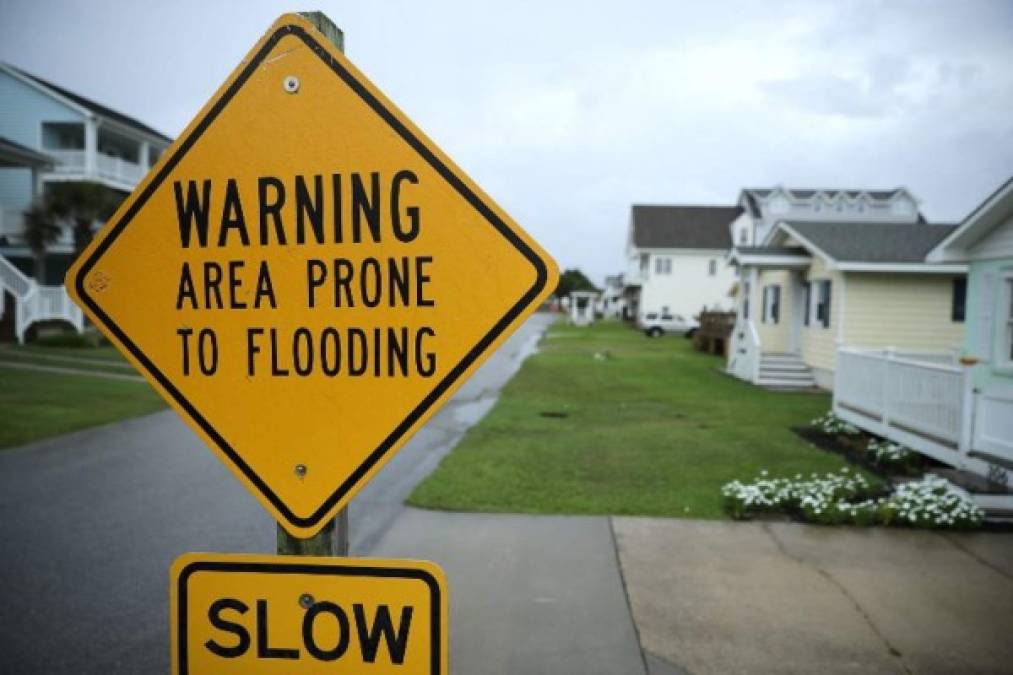 Las autoridades advirtieron que Florence dejará fuertes lluvias que provocará inundaciones catastróficas en las zonas costeras de EEUU.
