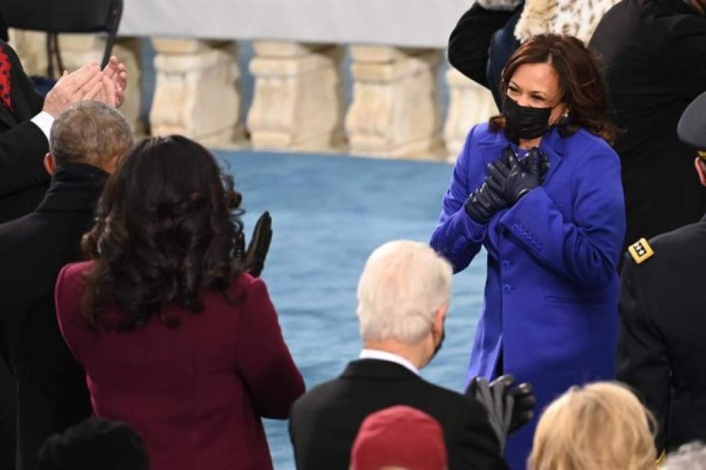 Michelle también felicitó a Kamala Harris por convertirse en la primera mujer en llegar a la vicepresidencia de EEUU.