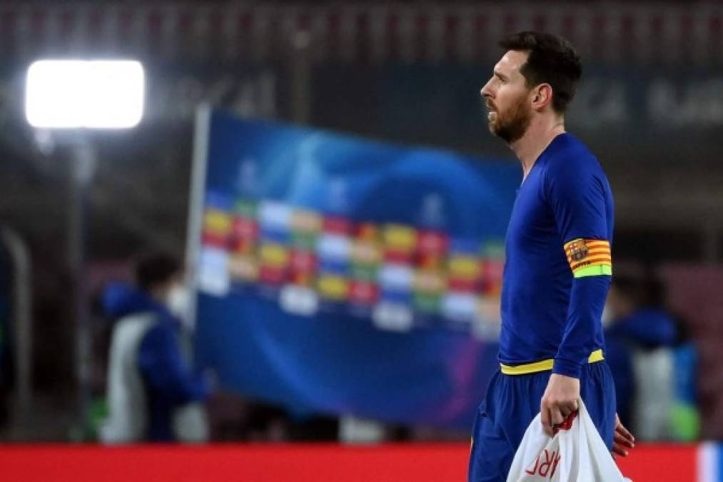 Messi se fue muy triste del estadio luego de la dura derrota.