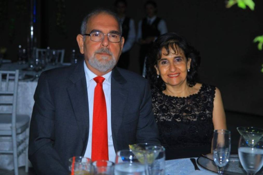 Roberto y Arlene Chehade.