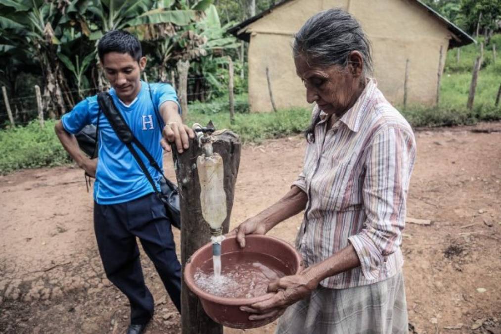 El agua potable ya llegó a varias tribus de la Montaña de la Flor.