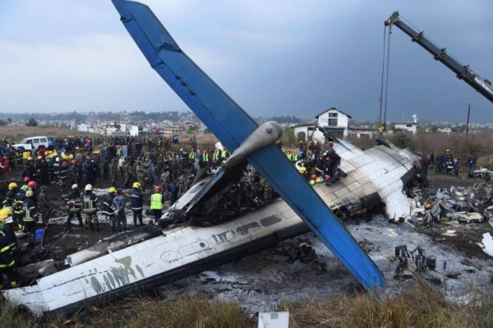 Entre los pasajeros había 33 nepalíes, 32 bangladesíes, un chino y un maldivo, indicó a la AFP un vocero de la compañía aérea, Kamrul Islam.