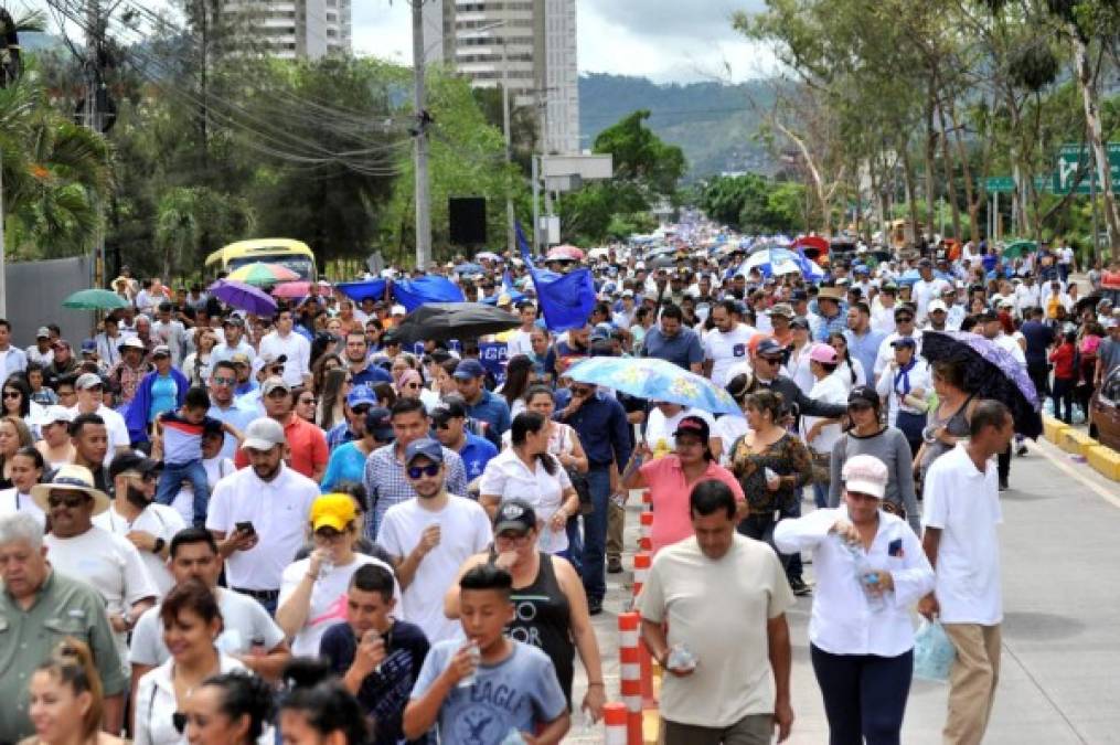 La marcha de los nacionalistas estuvo concurrida.