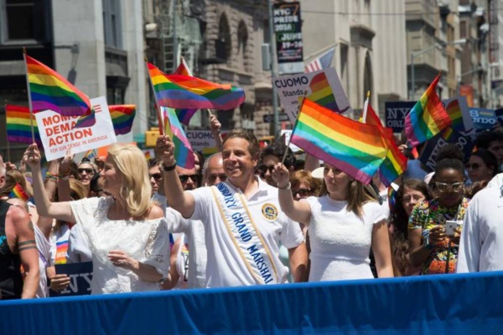 NUEVA YORK. Unidos contra el terror. El Gobernador de Nueva York, Andrew Cuomo, encabezó el desfile del orgullo gay que se celebró ayer bajo estrictas medidas de seguridad.
