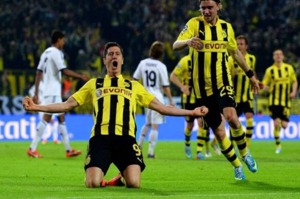 El Real Madrid quiere a Lewandowski desde que el polaco con la camiseta del Dortmund les anotó 4 goles en semifinales de Champions.