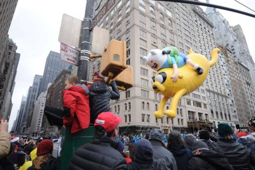 En el momento del desfile, la temperatura fue de alrededor de 2.7 grados centígrados.