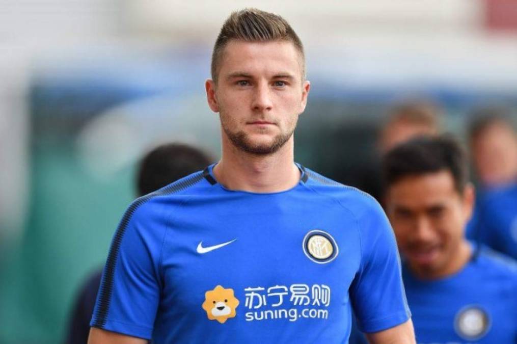 El central eslovaco Milan Skriniar renovó con el Inter de Milán hasta junio de 2023. En su momento se mencionó que el Barcelona lo quería.