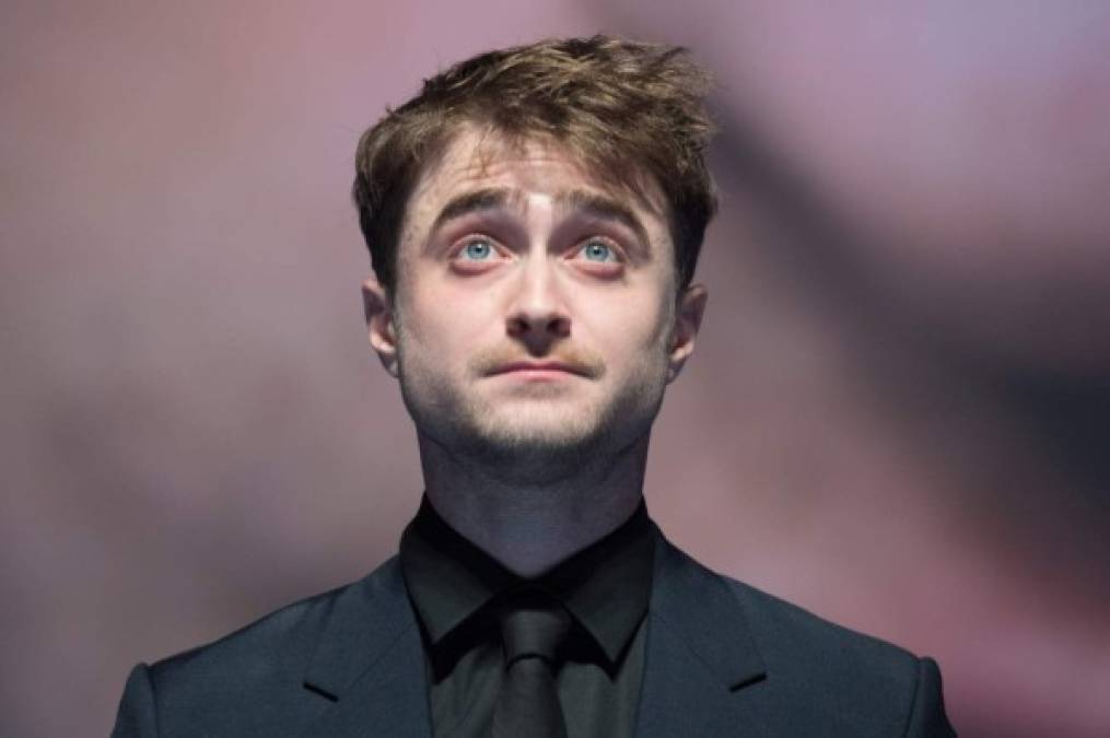 El actor británico Daniel Radcliffe, famoso por encarnar a “Harry Potter”, dijo en una entrevista del 2009 que es ateo, pero “me lo tomo como algo tranquilo, no predico mi ateísmo, pero respeto a quienes lo hacen”.