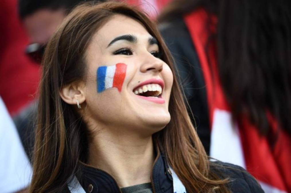 Una sonrisa que atrapó a todo fue la de esta francesa.