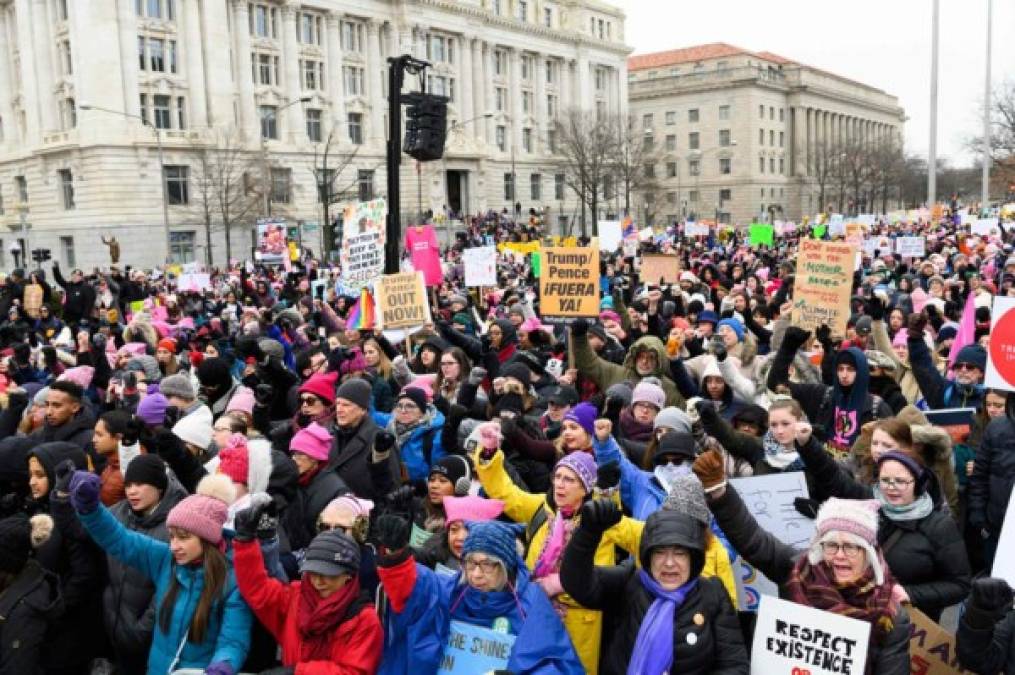 Tres años después, el número de participantes disminuyó, como se observaba en la pequeña plaza de la capital estadounidense donde comenzó la marcha.