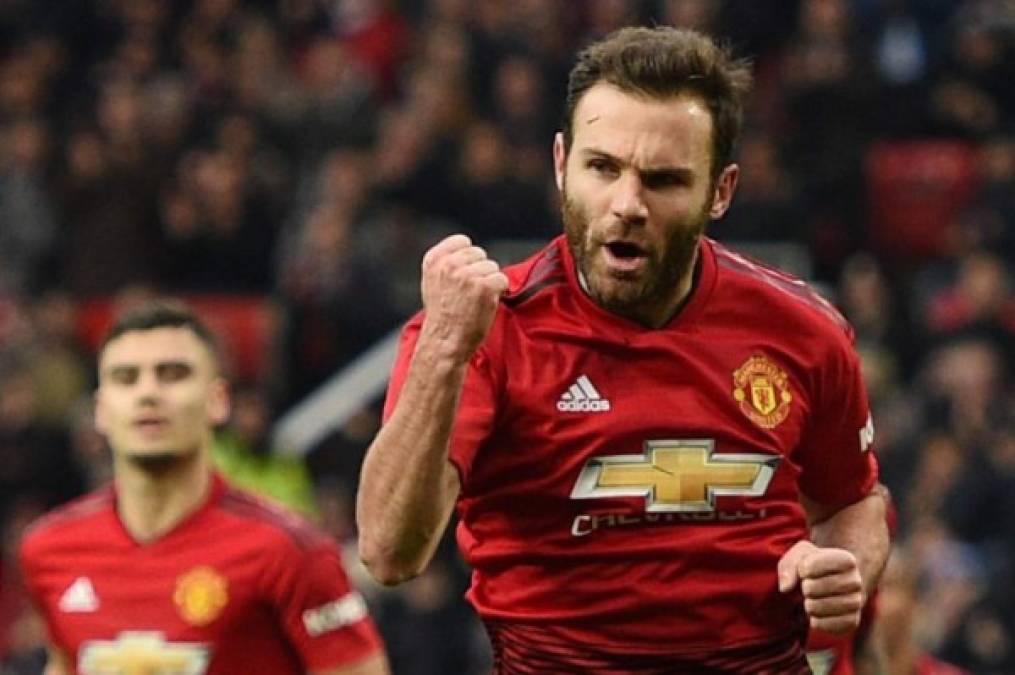 Juan Mata, actual jugador del Manchester United, descarta volver a la Liga española en un futuro, así lo asegura en una entrevista concedida al diario AS: 'Me he adaptado al Premier y a Inglaterra, aquí estoy bien, echo de menos a España pero no creo que vuelva en un futuro próximo'.