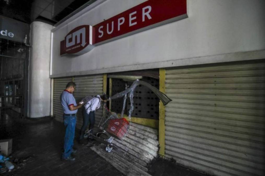 Con las calles en penumbra, surge el terror a la delincuencia en este país con altos índices de violencia.