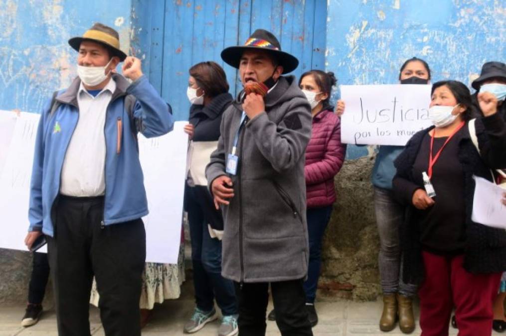 Esto en alusión a las versiones del oficialismo y la oposición sobre la crisis social y política que derivó en la salida de Evo Morales del poder. En imágenes, pobladores que exigían justicia por los disturbios provocados en ese evento en 2019.<br/>