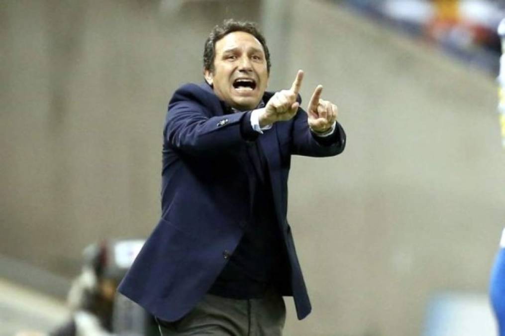 Eusebio Sacristán es uno de los más sonados para sustituir a Luis Enrique. Es un hombre de la casa, ya dirigió al Barcelona B del 2011-15. En la Real Sociedad está haciendo un gran trabajo y lo hemos visto esta temporada como ha hecho grandes partidos contra el Barça y el Real Madrid. Su filosofía de juego es la del Barça y encajaría perfecto.