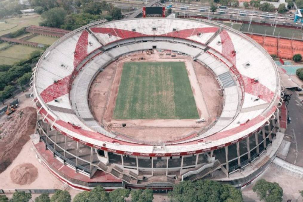 Los trabajos en el estadio, ubicado en el barrio de Núñez, en Buenos Aires, empezaron en agosto. El costo asciende a los cinco millones de dólares, en principio, aunque se valora sea más.