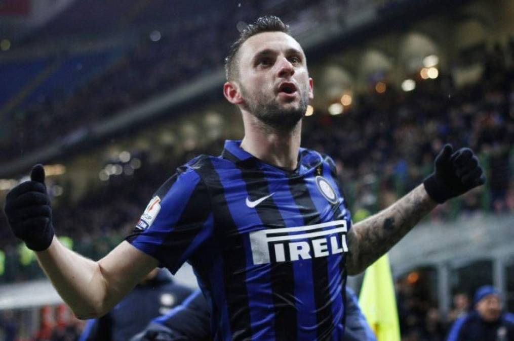 El centrocampista croata del Inter de Milán, Marcelo Brozovic está muy cerca de convertirse en nuevo jugador del Chelsea FC, tal y como ha publicado La Gazzetta dello Sport. En los próximos días podría hacerse oficial la llegada del joven de 23 años a Stamford Bridge.