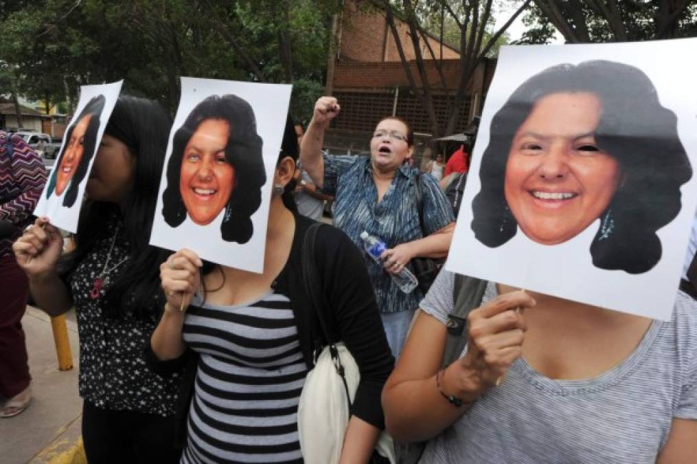 Grupos feministas condenan la muerte de Berta Cáceres.