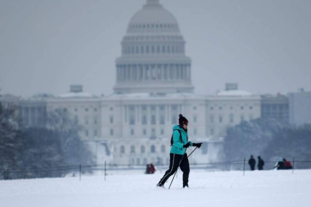 Washington D.C. sufre los estragos de la mayor tormenta de nieve que azota la capital estadounidense en los últimos tres años.