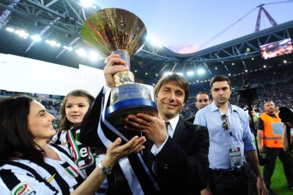 Antonio Conte ya fue estratega de la Juventus y podría llegar al cuadro italiano. Conquistó tres Serie A con la Juve, además de una Supercopa.