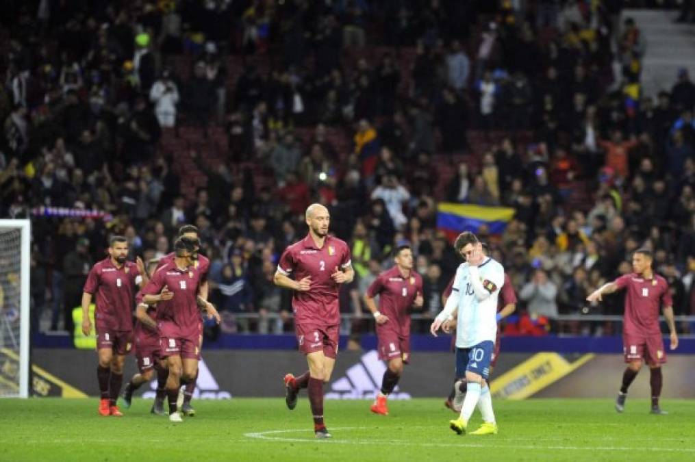 Venezuela amargó el regreso de Messi a la selección argentina.