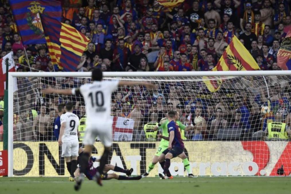 El delantero francés Kevin Gameiro se encargó de abrir el marcador ante Barcelona al minuto 21.
