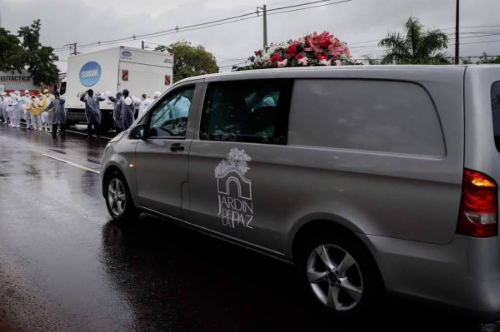 El pasado 8 de julio, la Cancillería confirmó el hallazgo de los cadáveres de Sophía López-Moreira, su marido Luis Pettengill, ambos de 36 años, y el menor de sus hijos, de 3 años.