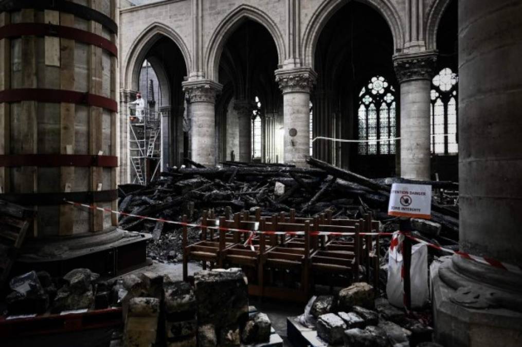 Pese a la lluvia de donaciones prometidas para la restauración de la catedral que afloraron tras la emoción suscitada por el incendio, las autoridades francesas aún no han recibido aún los 850 millones de euros prometidos, según informó hoy el ministro de Cultura, Frank Riester.<br/>
