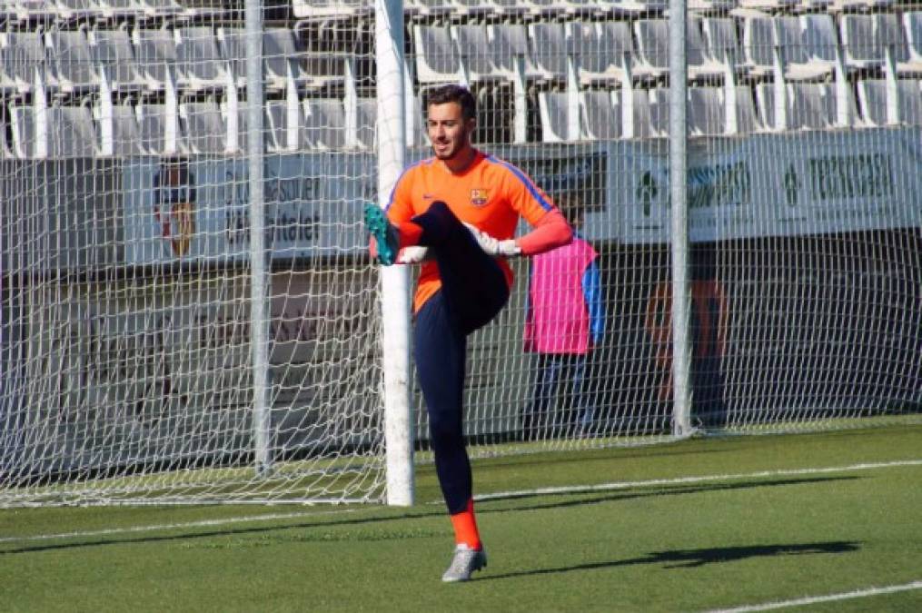 Alberto Varo: Portero de 23 años de edad que destaca por su altura y buen juego con los pies .