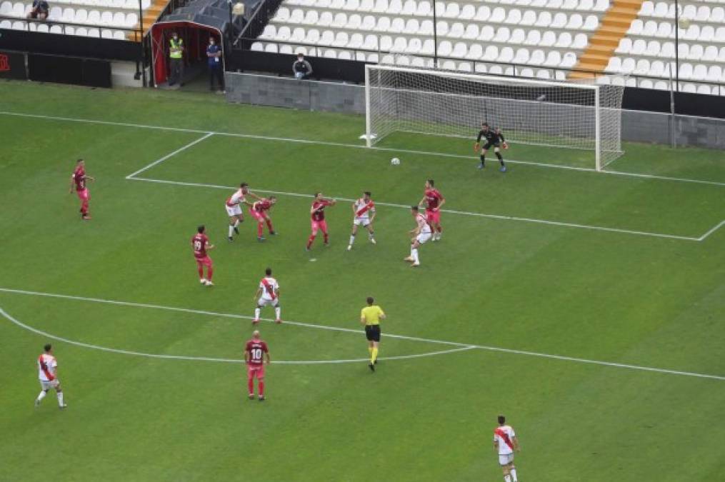 Rayo Vallecano y Albacete disputaron la segunda parte del partido perteneciente a la 20ª jornada de la 2ª división española suspendido el 15 de diciembre de 2019 por los insultos al jugador ucraniano del Albacete, Roman Zozulia. Hoy se reanudó.