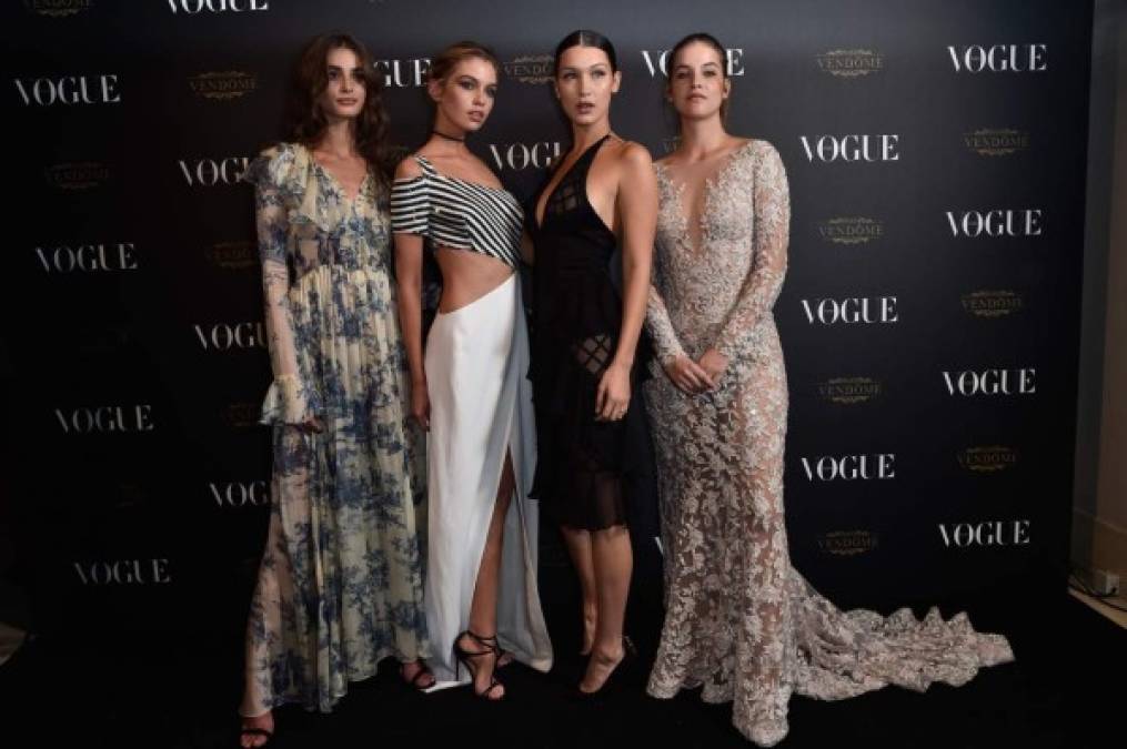 Taylor Hill, Stella Maxwell, Bella Hadid y Barbara Palvin en el 95 aniversario de Vogue.