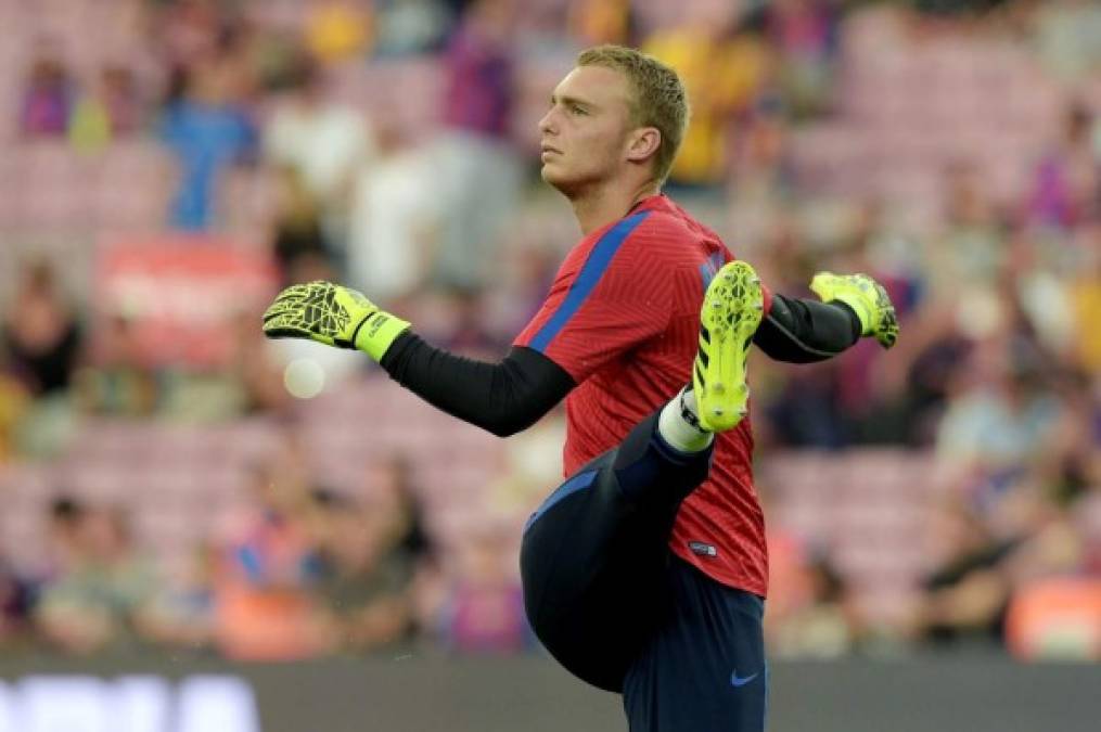 Jasper Cillessen: El portero holandés le habría pedido al Barcelona que lo deje ir a otro club ya que desea contar con más minutos.