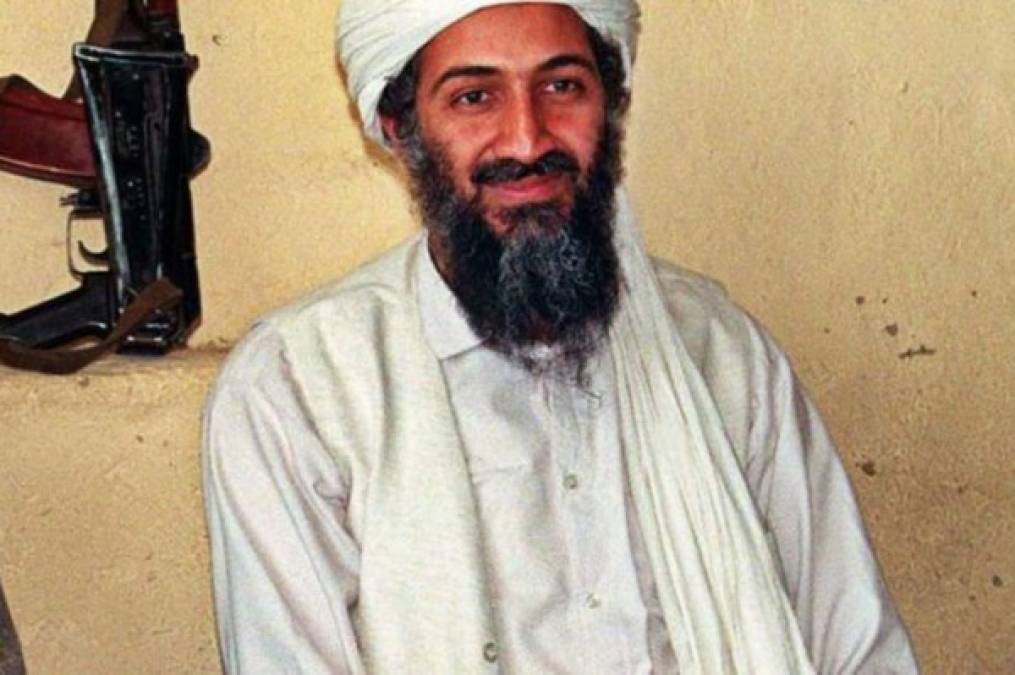 Obama se convenció de la versión y ordenó a los militares planificar la operación del 1 de mayo de 2011, que acabó con la vida de Bin Laden a los 54 años de edad.