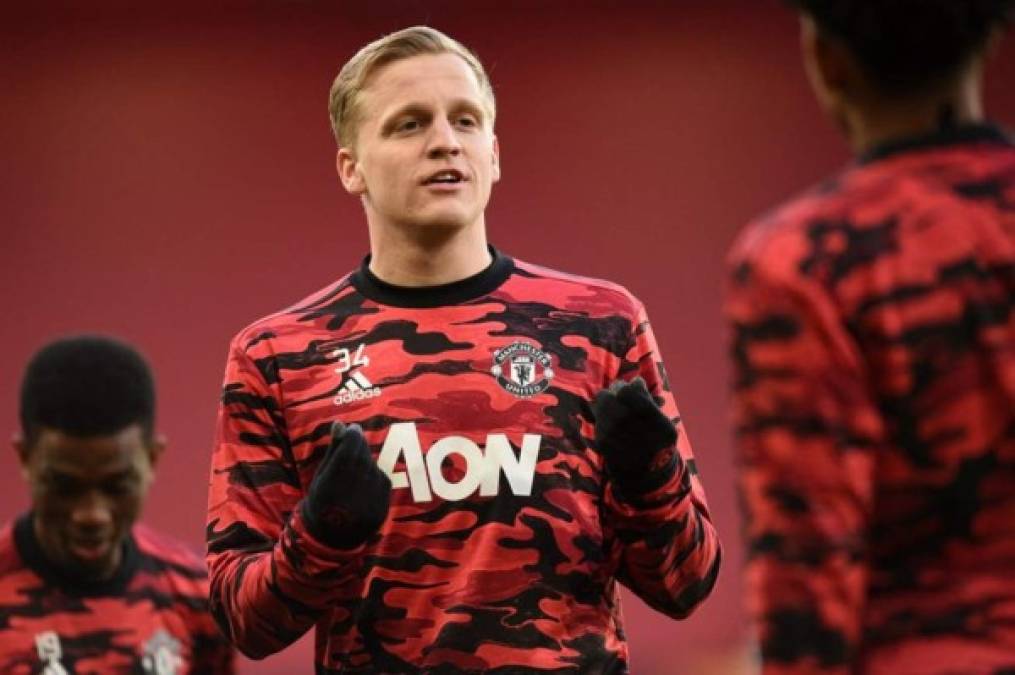 Donny van de Beek está dispuesto a luchar por su futuro en el Manchester United, según informa el 'Manchester Evening News'. El centrocampista holandés quiere seguir peleando por un puesto en Old Trafford tras una primera temporada irregular.