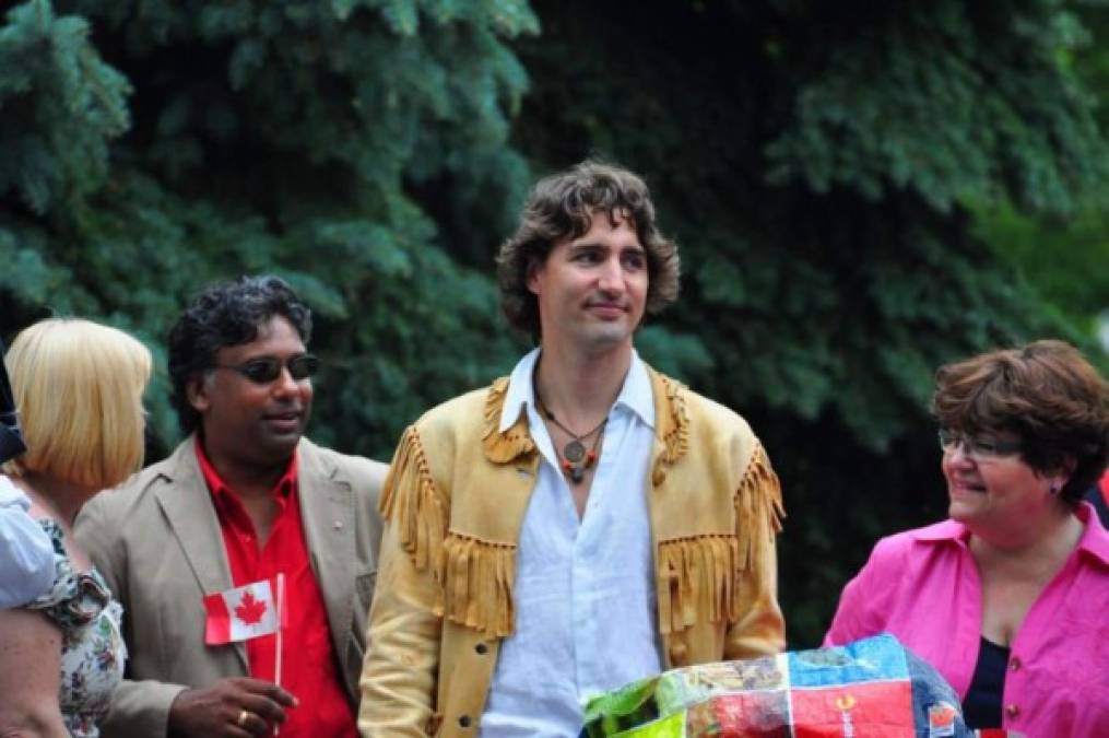 Pero antes, Trudeau pasó varios años de su juventud intentando encontrar una dirección para su vida. Trabajó, entre otras muchas cosas, como instructor de snowboard, camarero, portero, orador y defensor de numerosas causas.