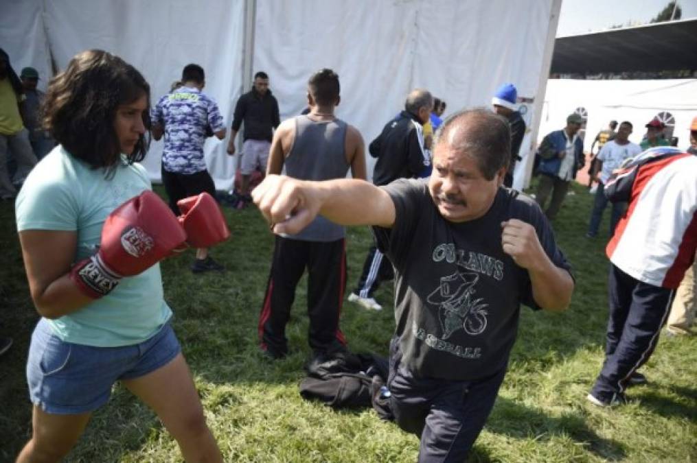 Algunas mujeres también les ha llamado la atención la práctica del boxeo.