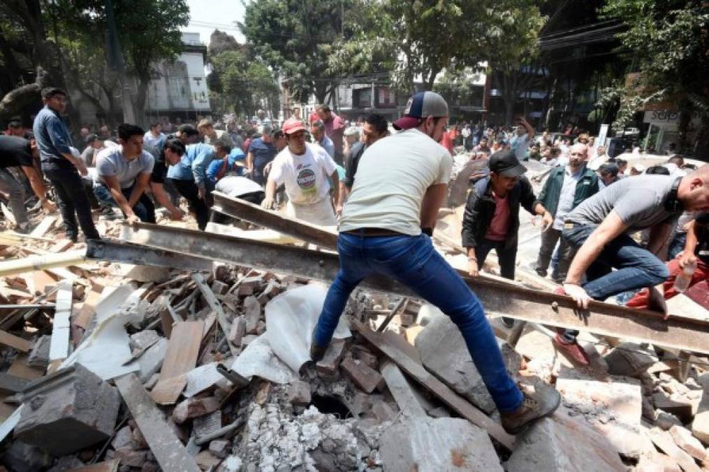 La famosa cubana asegura que en las próximas semanas México sufrirá de nuevo por un sismo. Su predicción se viralizó de inmediato por las redes sociales.