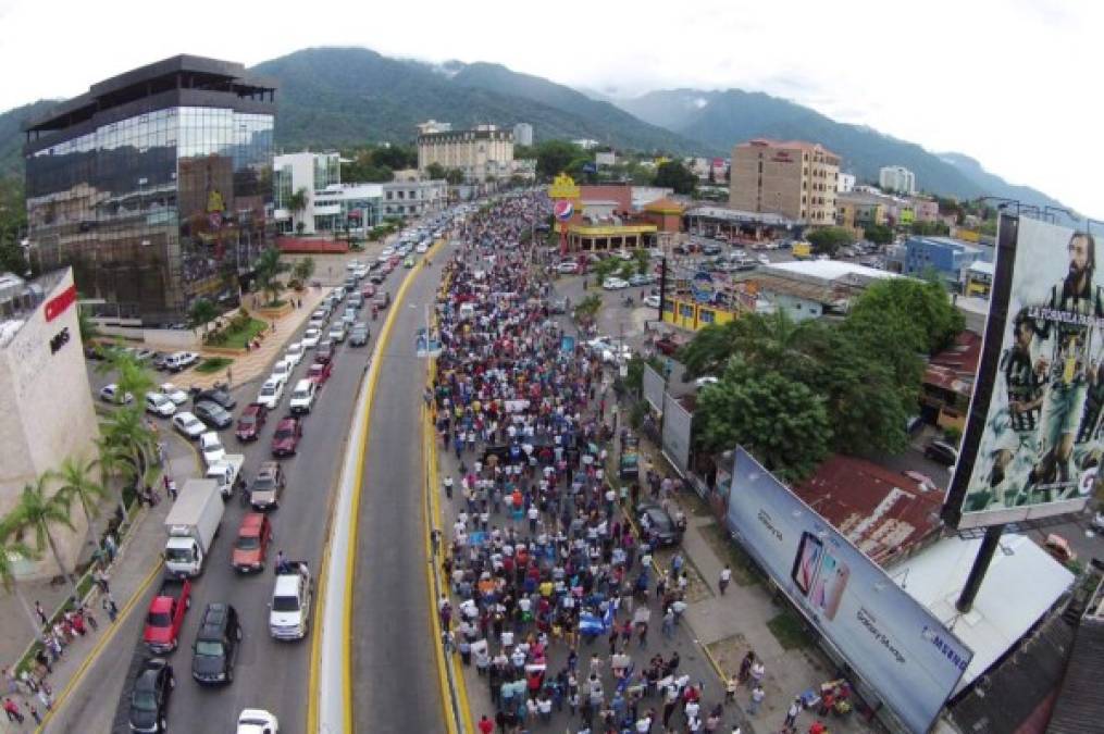 El tema del Seguro Social y la impunidad prevalecen en la marcha denominada indignados.