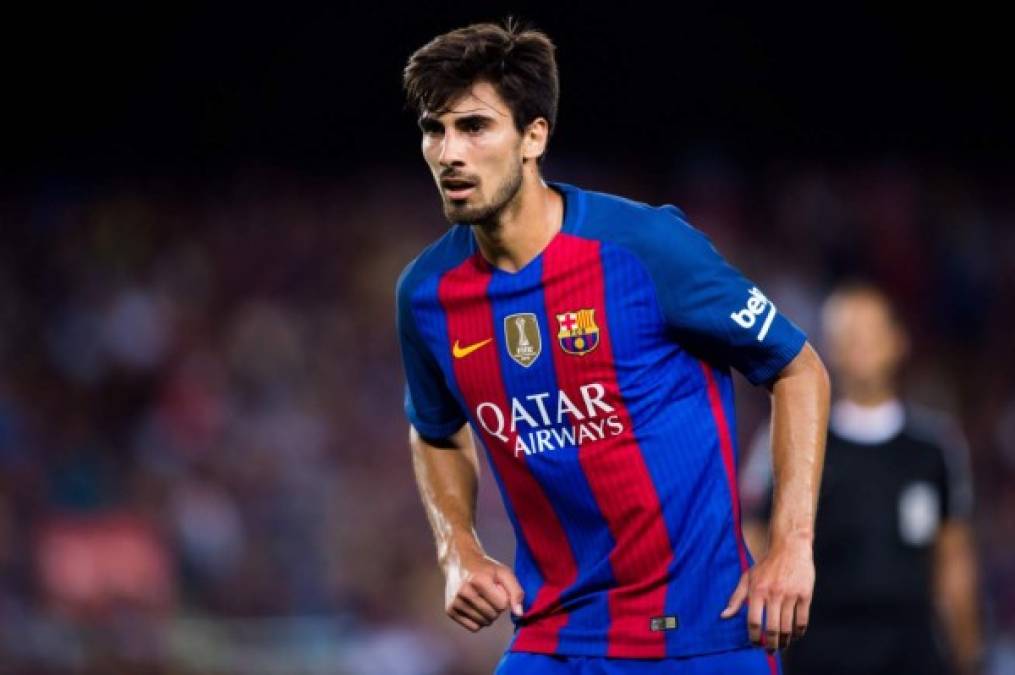 El Tottenham está apretando para llevarse al centrocampista portugués André Gomes. Aún es pronto para saber si llegarán las cifras que piden en Barcelona. Aún faltan horas para el cierre del mercado pero están pasando muchas cosas y en el momento que salga un gran fichaje podría haber un efecto dominó.