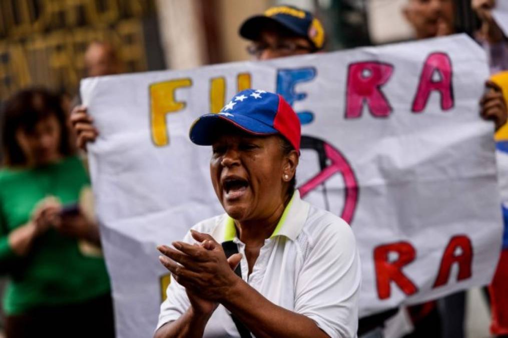 El domingo, Maduro dijo que cinco personas fueron detenidas por el supuesto complot.<br/>