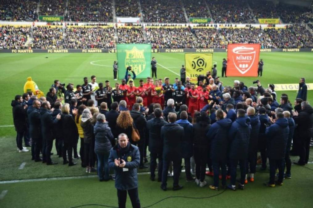 Emotivo momento se vivió como homenaje a Emiliano Sala durante el encuentro entre Nantes vs Nimes.