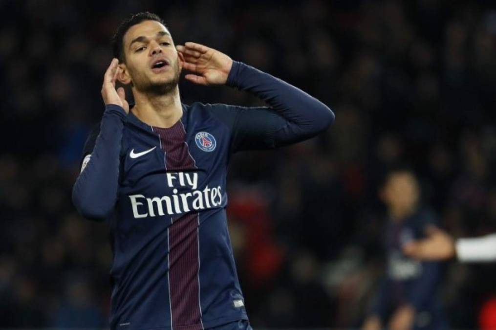 Hatem Ben Arfa - El delantero francés con una zurda prodigiosa pasó en el Newcastle sus mejores momentos como futbolista llegando a fichar años después por el PSG. Pero desapareció del foco por su poca contunidad y hoy en día juega en el Girondins de Burdeos de la Ligue 1 de Francia.