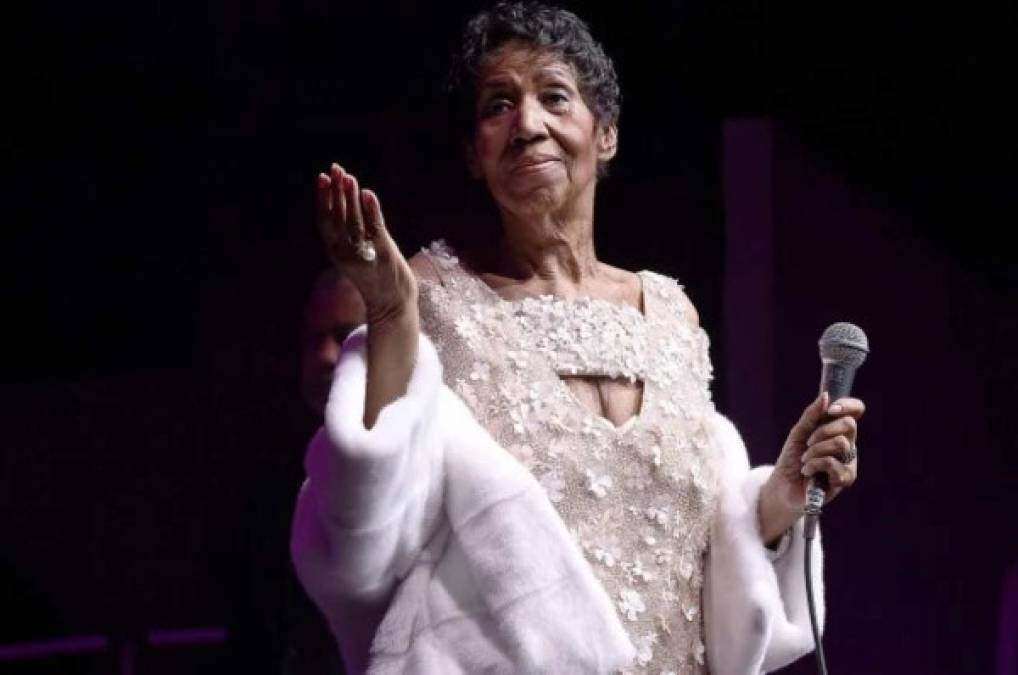 Aretha Franklin sufría cáncer desde 2010. Aunque durante mucho tiempo circularon informaciones sobre su cáncer, la cantante siempre fue muy discreta sobre su salud y nunca lo confirmó.