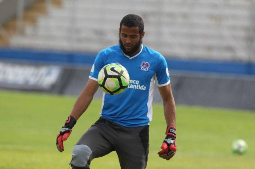 Edrick Mejívar: El portero se ha ganado la titularidad en el arco del Olimpia y puede ser una de las sorpresas en la convocatoria de Tábora.