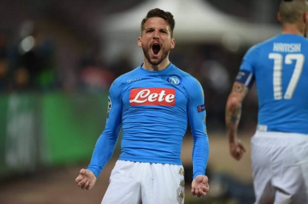 El Napoli quiere subir la cláusula de Dries Mertens. Según informa Repubblica, el cuadro napolitano trabaja para mejorar el contrato del futbolista, que pasaría a cobrar cerca de cinco millones de euros anuales, con el objetivo de aumentar el precio de su cláusula de rescisión, que está en 28 kilos.