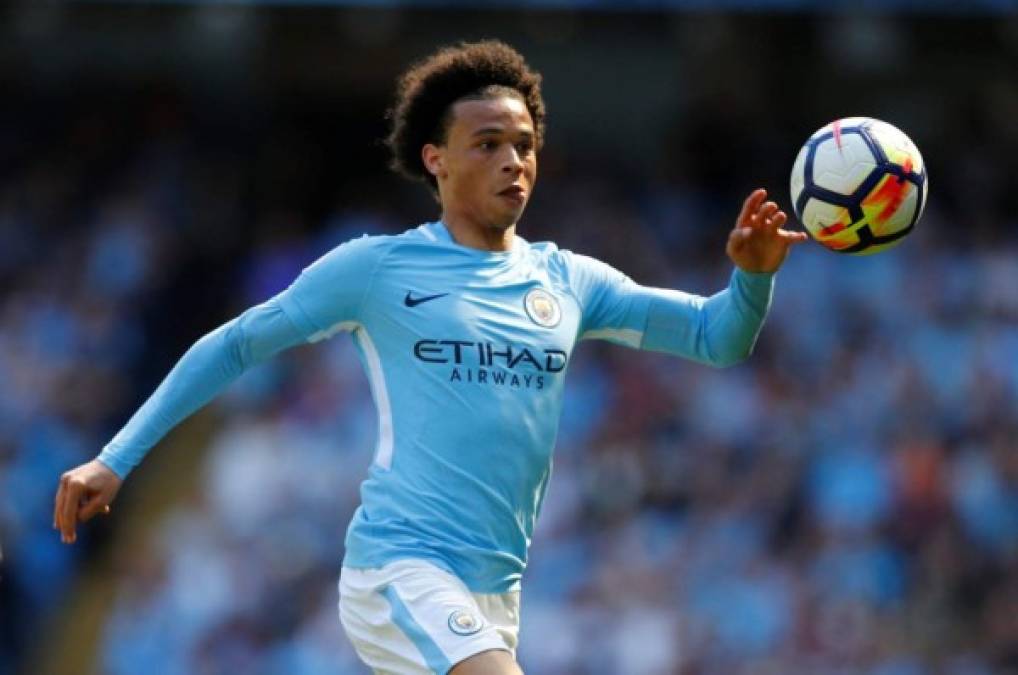 Pep Guardiola ha respondido a los rumores que vinculan a Leroy Sane con el Bayern Múnich: 'Es una pregunta para Leroy, sus agentes y el club. No estoy involucrado en eso. Lo importante ahora es que tiene que recuperarse bien. Esto es lo más importante. Después de eso, sabe que creemos en él y lo que pensamos de él. Depende de él y del club'.