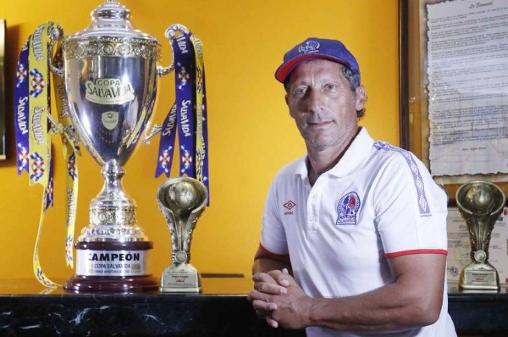 Pedro Troglio le devolvió la alegría al Olimpia luego de su sequía sin campeonatos. Hoy es candidato para sustituir a Fabián Coito si la H no gana el próximo 7 de octubre.