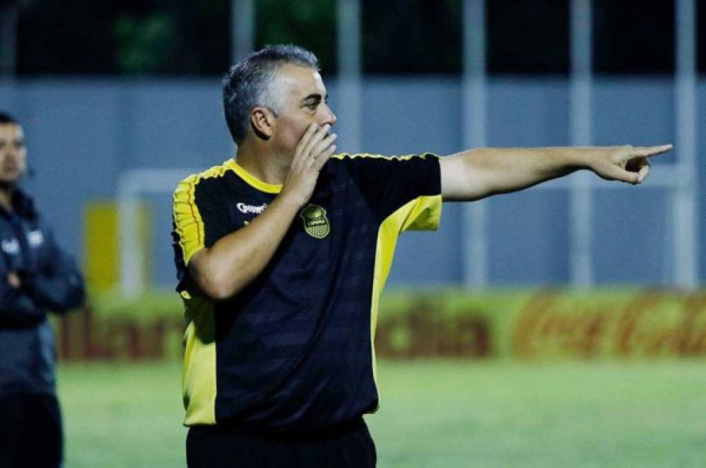 Ramiro Martínez: El Real España podría perder al entrenador uruguayo. Según medios colombianos, es una de las opciones para dirigir al América de Cali, uno de los grandes del fútbol de Colombia.