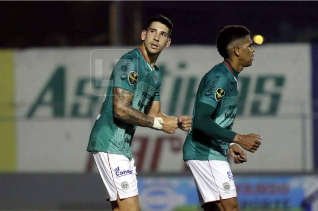 El argentino Ryduan Palermo anotó el primer gol del Marathón en este torneo y así lo celebró.