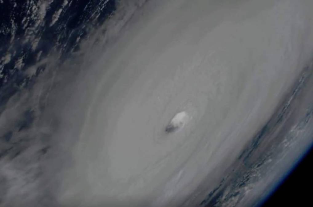 Michael tocó tierra esta mañana en Florida como un huracán de gran intensidad, con vientos de categoría 4, y las autoridades estiman que dejará daños 'increíblemente catastróficos'.